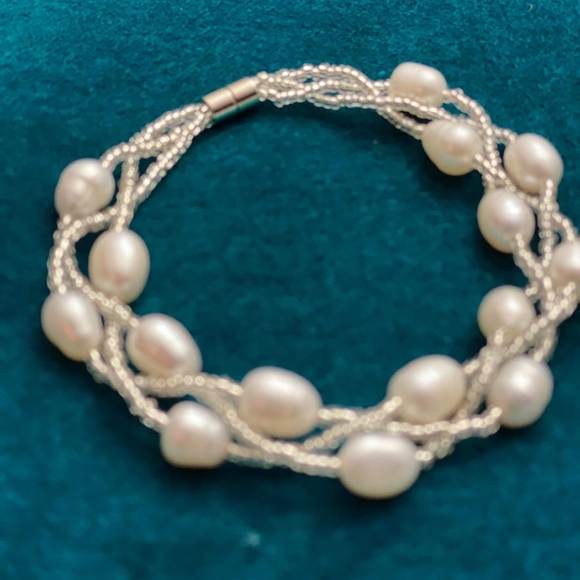 HANDMADE Jewelry - Bracelet/ Pearl